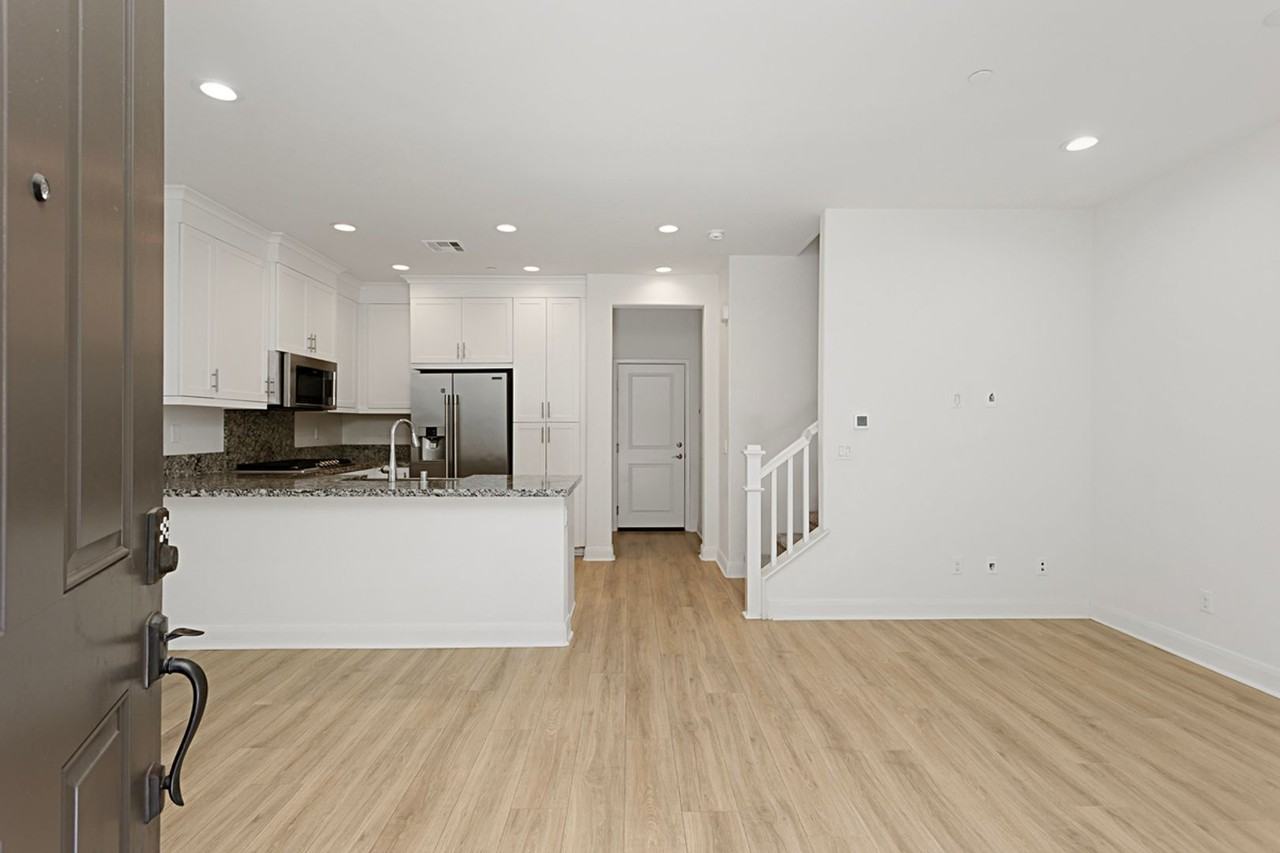 2116 Solara Ln - Photo 2 of 17