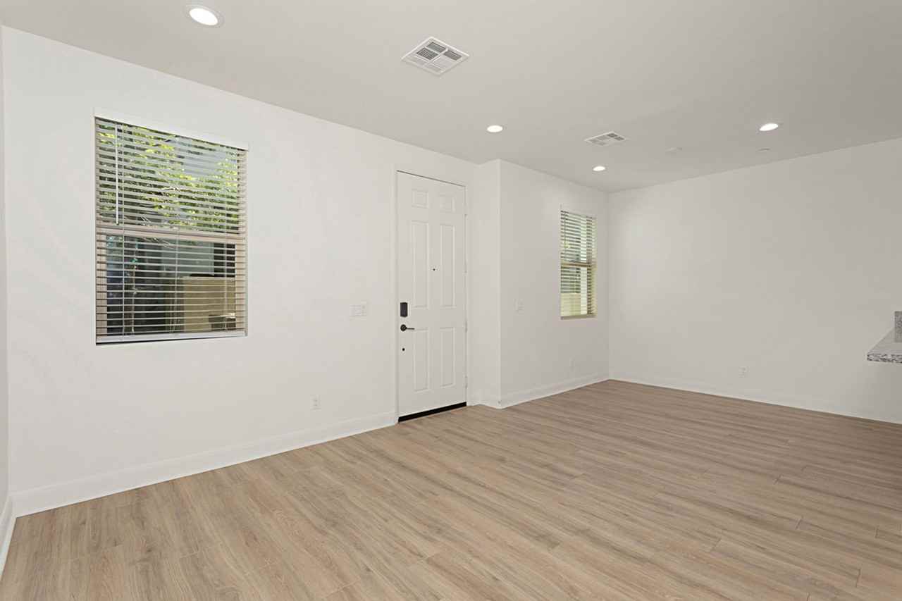 2116 Solara Ln - Photo 4 of 17