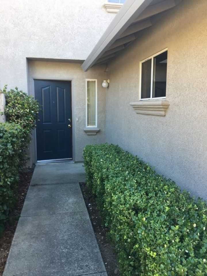 1390 Serrano Place - Photo 3 of 15