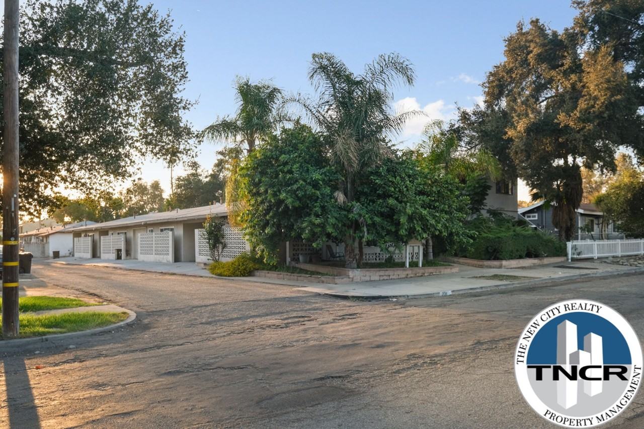 271 N Palm Avenue - Photo 2 of 5