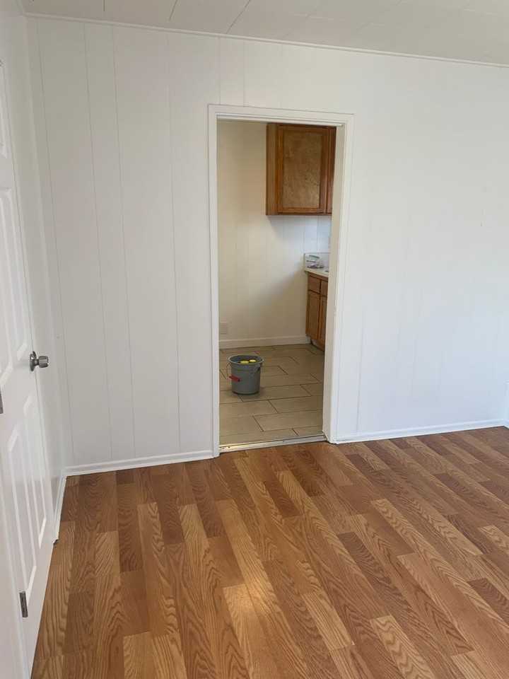 124 Chester Ave - Photo 3 of 19