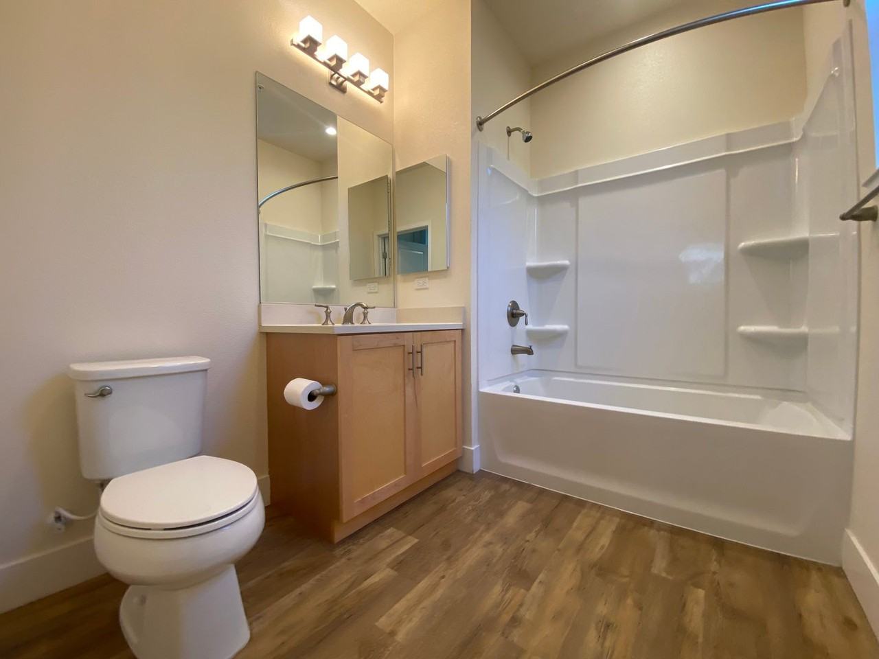 103 Jacobs Ln - Photo 5 of 38