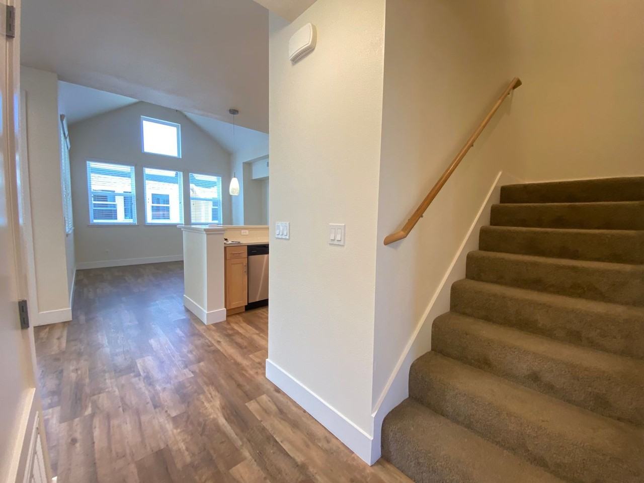 103 Jacobs Ln - Photo 6 of 38