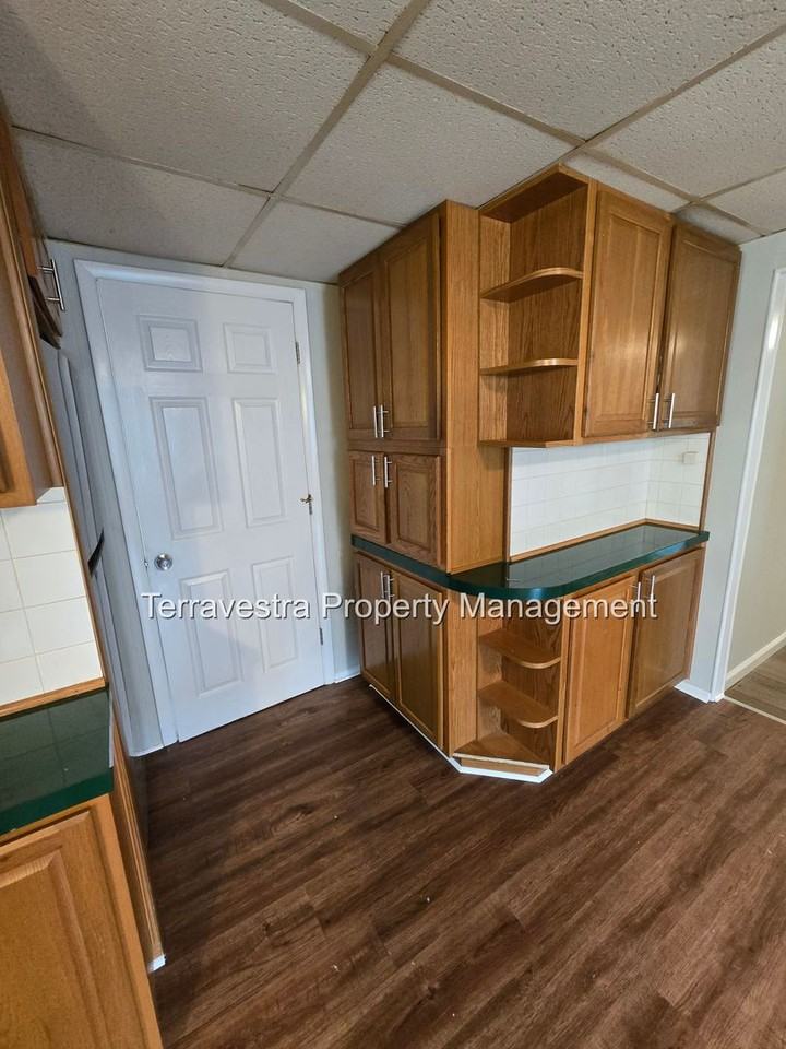 17 E OAK ST - Photo 2 of 15