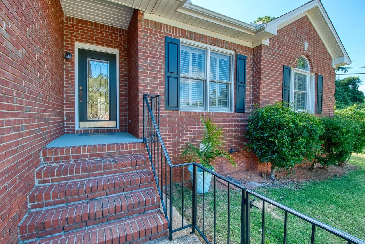 1000 Eagle Pass Way - Photo 2 of 24