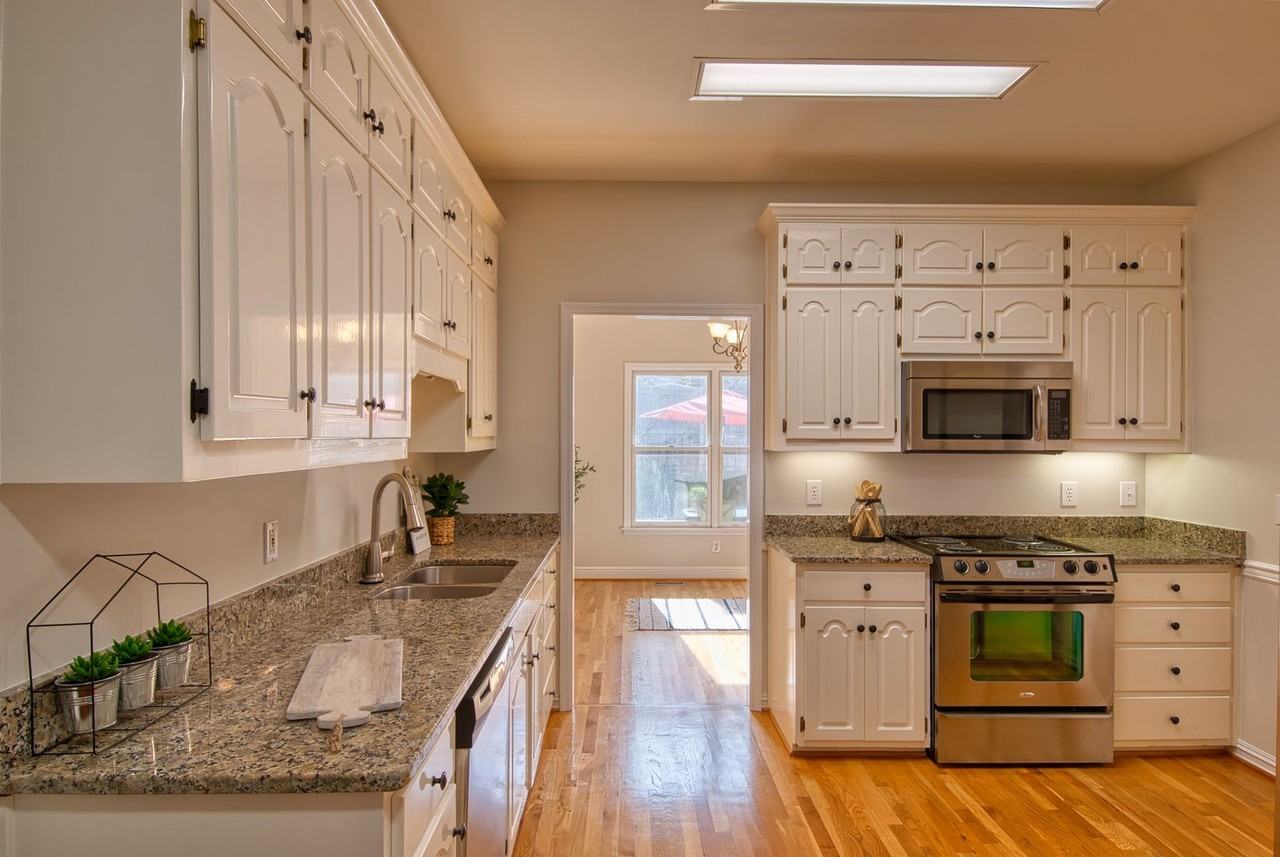 1000 Eagle Pass Way - Photo 7 of 24