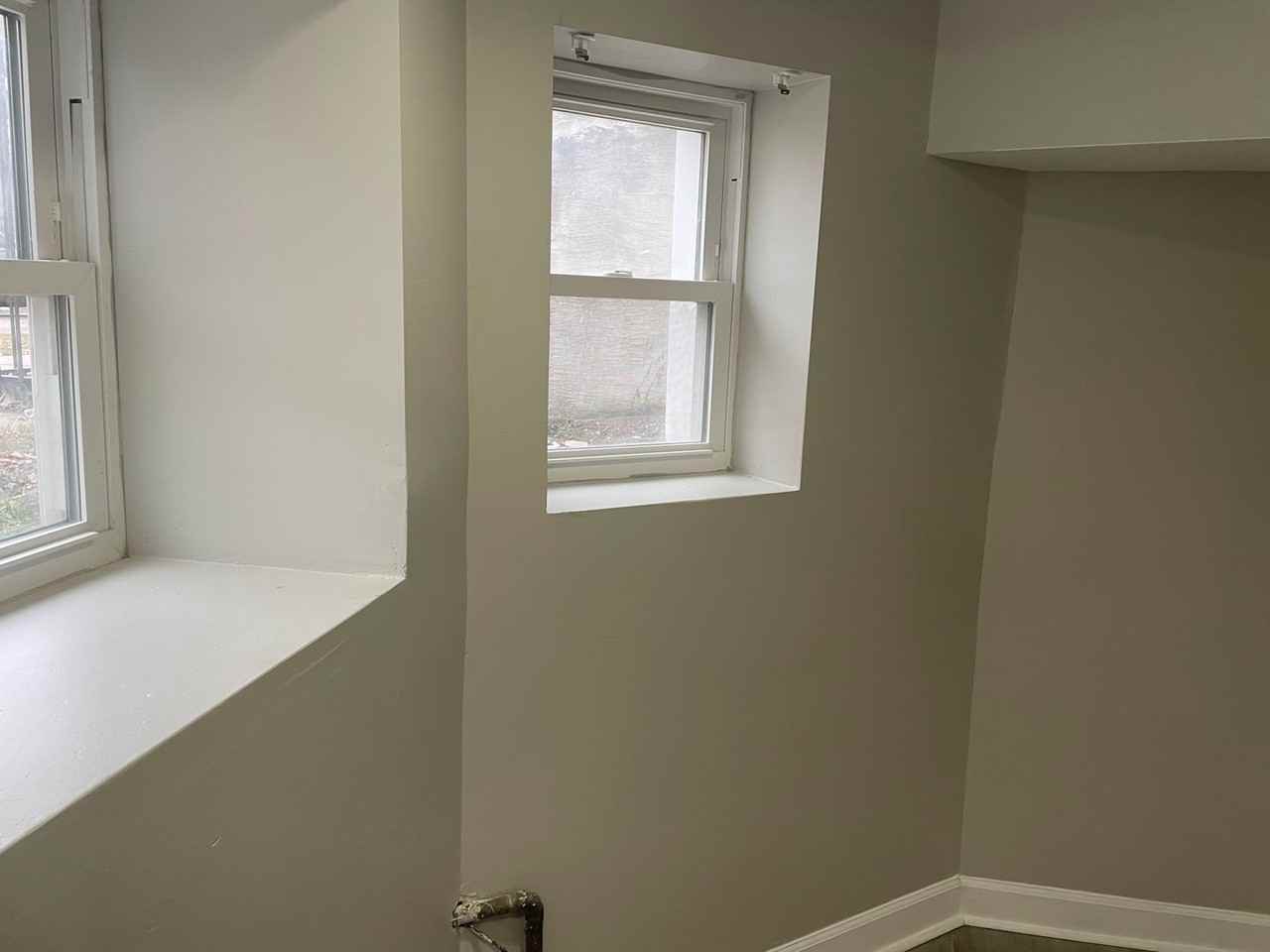 6622 South Rhodes - Photo 2 of 18