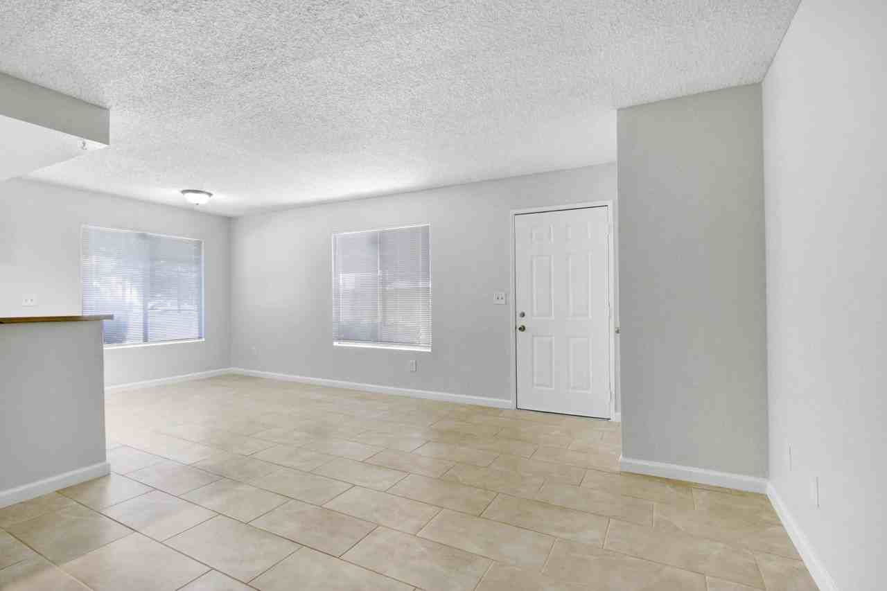 9142 Pepper Avenue - Photo 2 of 11