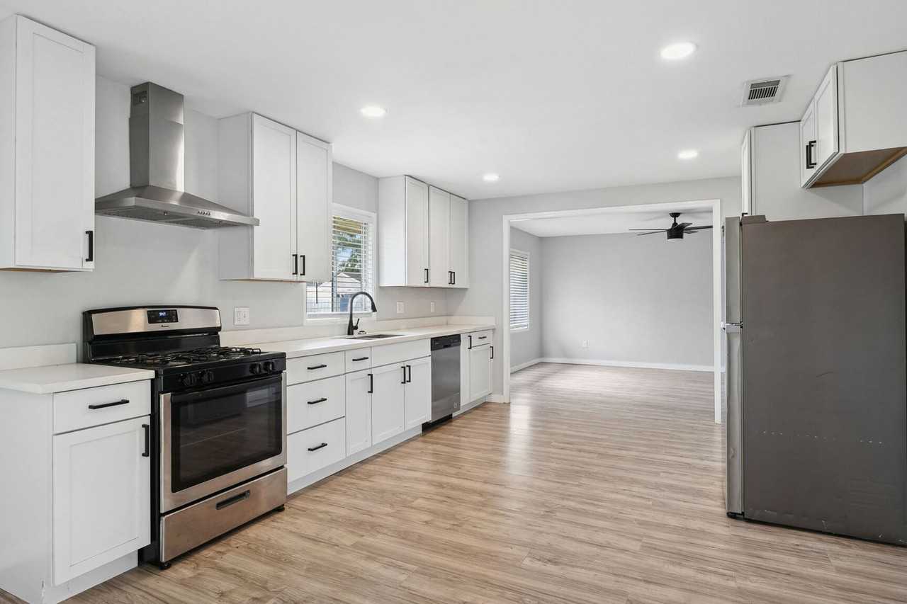 428 Ruth Dr - Photo 5 of 14