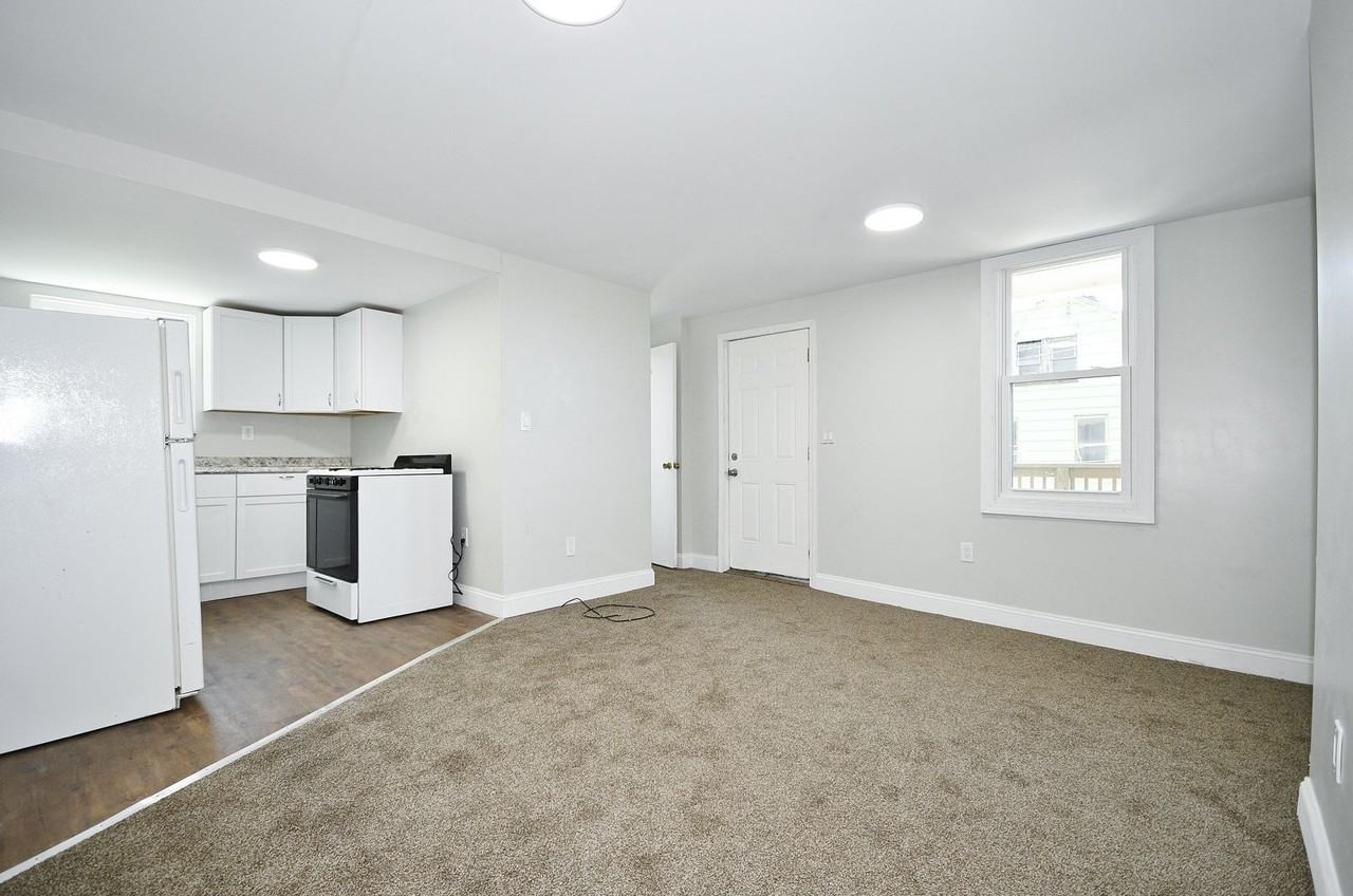 1103 Crosby Street - Photo 7 of 45