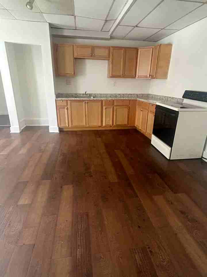 533 Cedar St - Photo 3 of 6