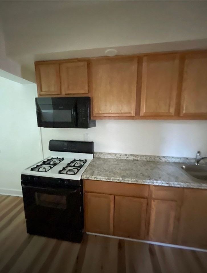 3005 Oakford Ave - Photo 2 of 8