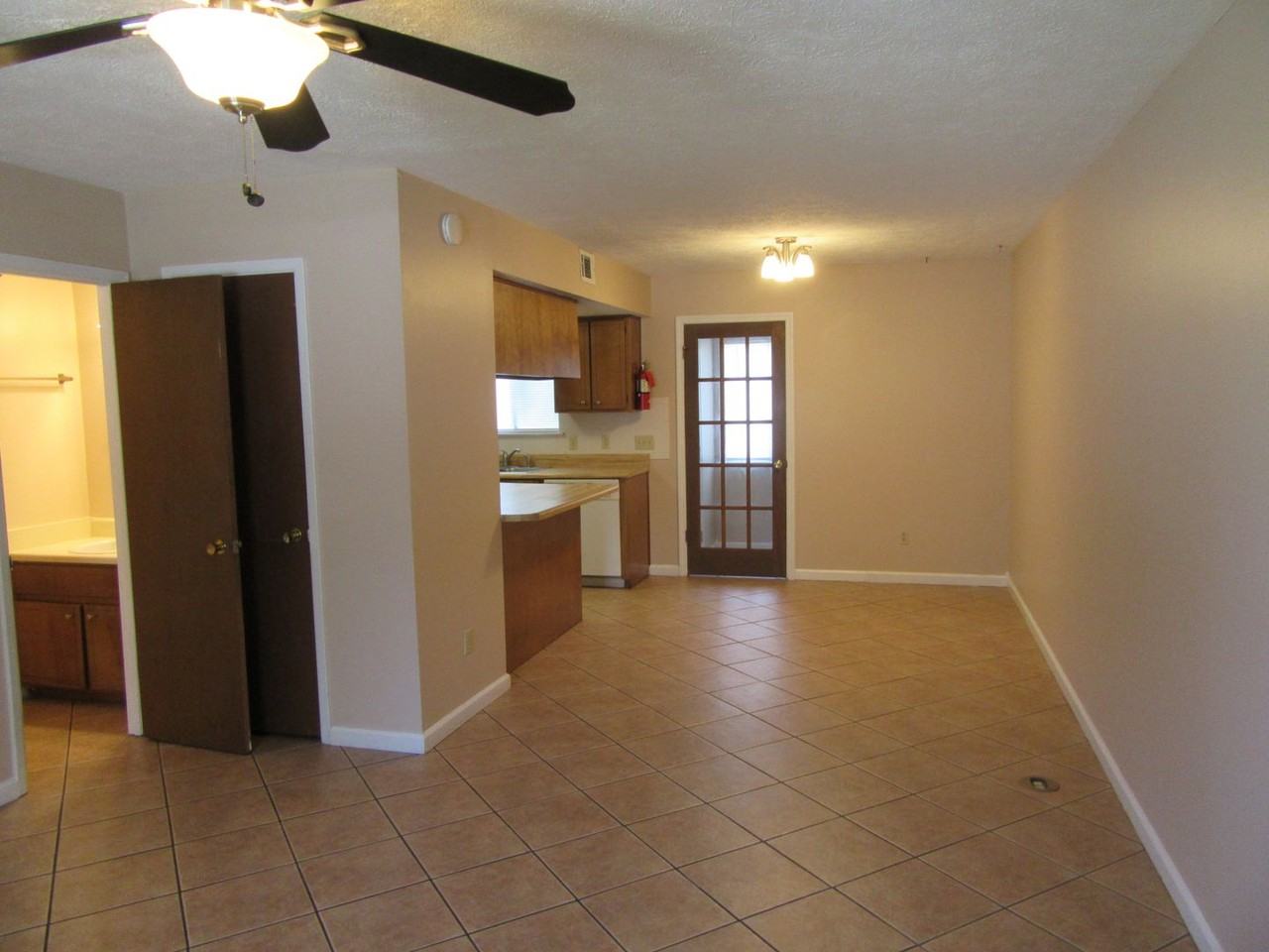 802 West St - Photo 5 of 21