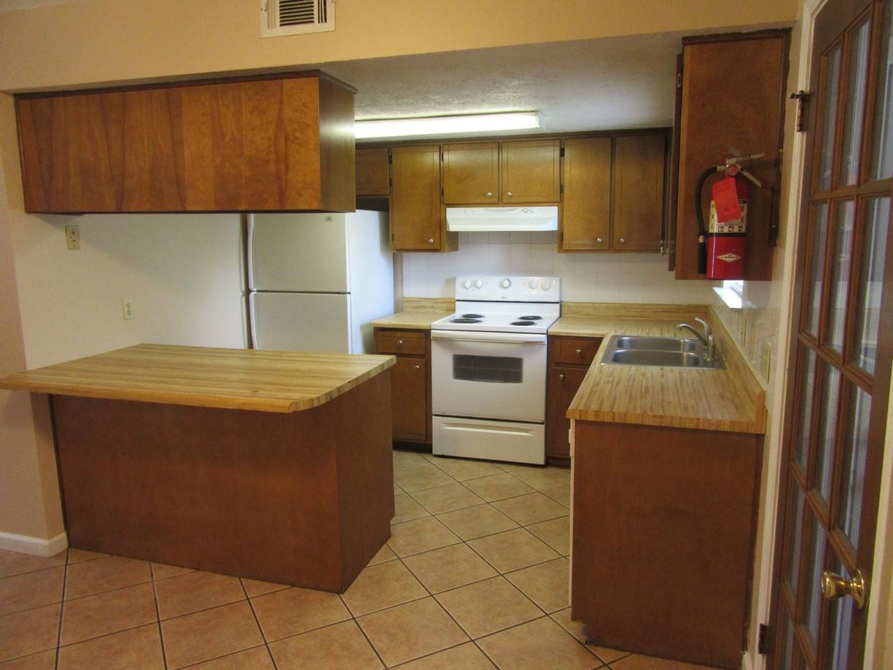 802 West St - Photo 7 of 21
