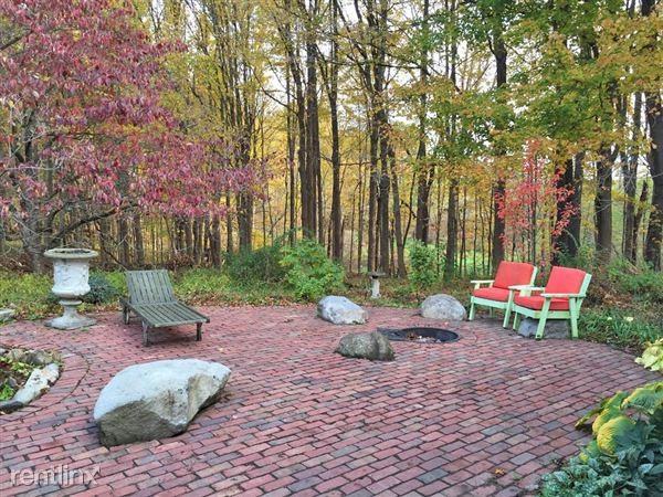 44506 Paw Paw Rd - Photo 2 of 10