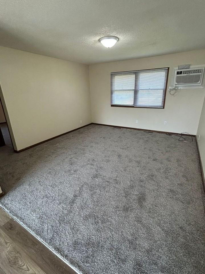 690 Rock Island - Photo 2 of 5