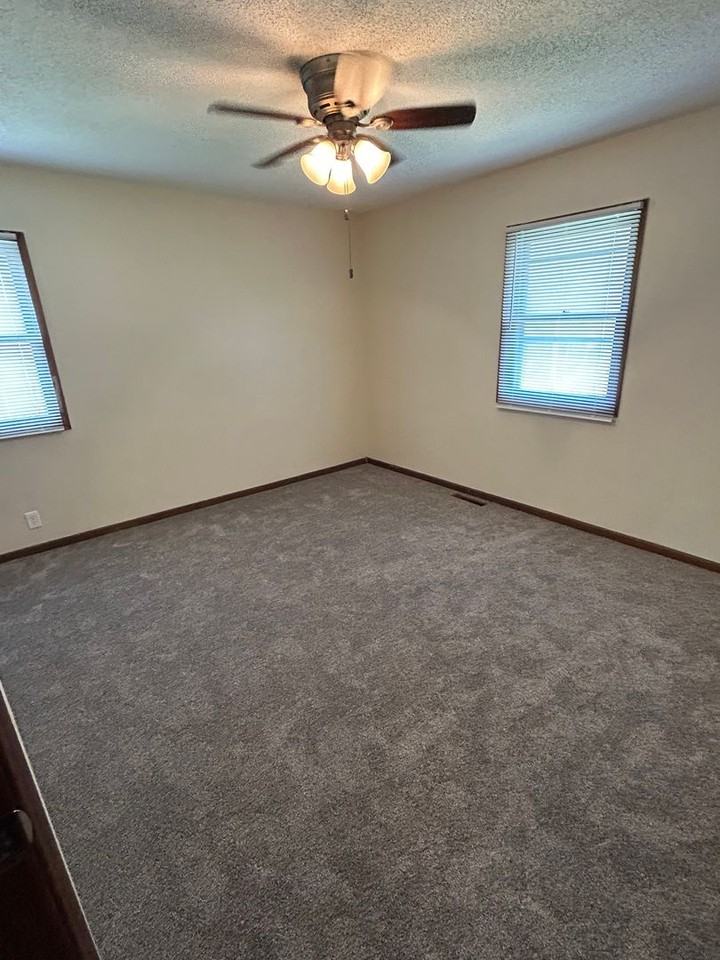 690 Rock Island - Photo 3 of 5