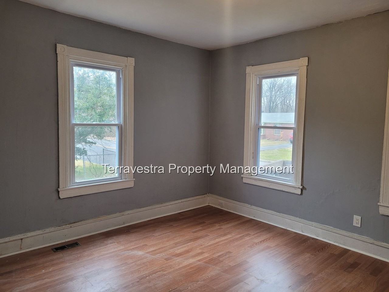 325-327 N Broad St - Photo 3 of 16