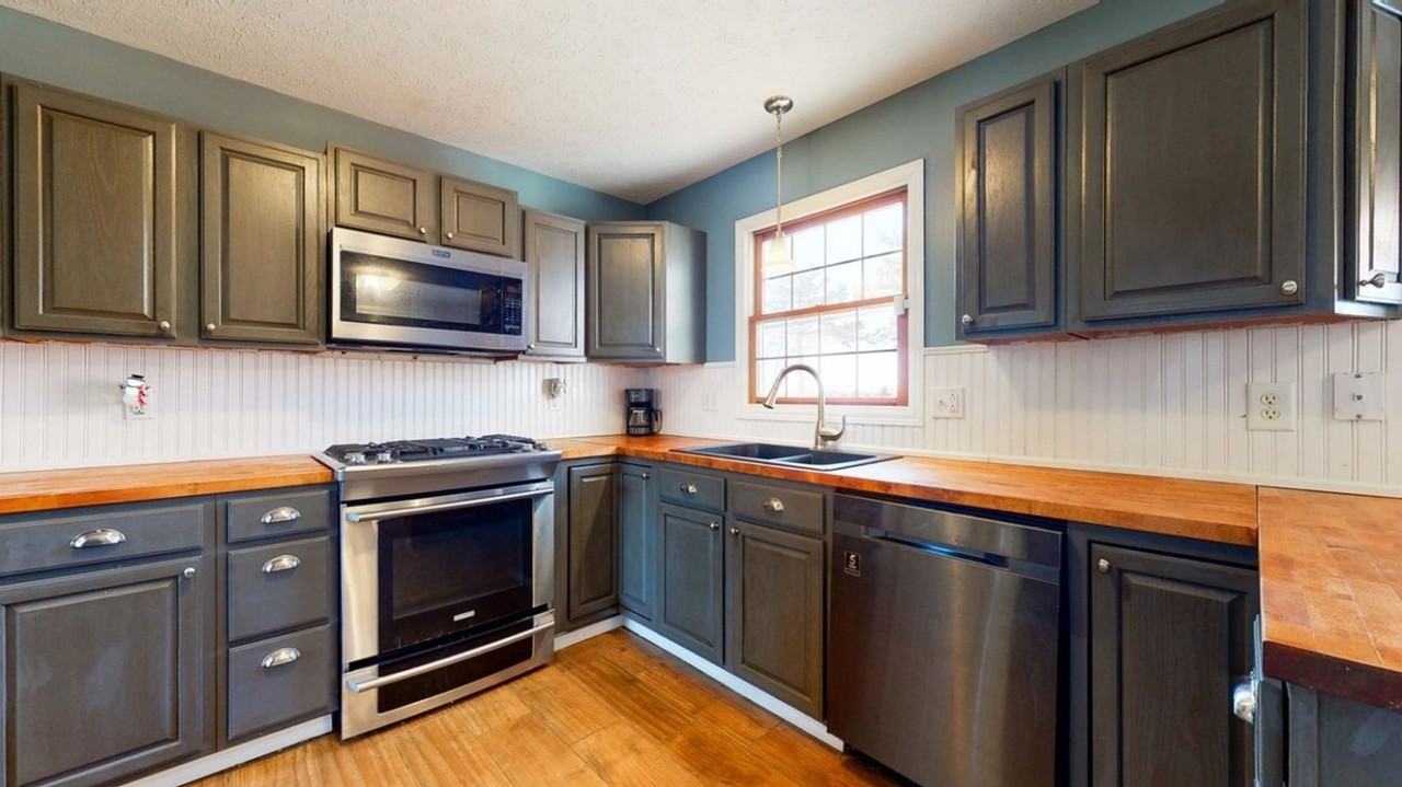 14 Kleggstone Cir - Photo 3 of 39