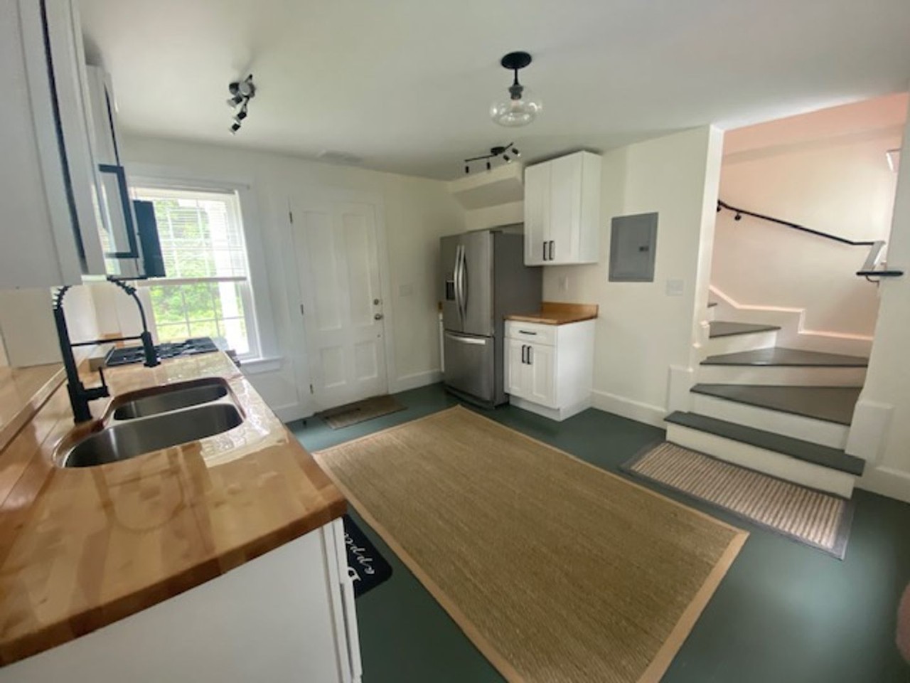 12 Lowell St - Photo 2 of 35
