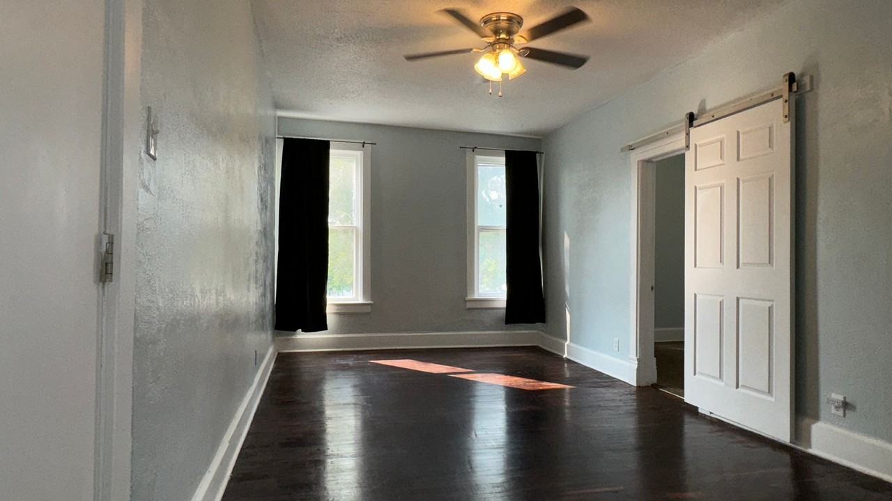 309-311 Colorado Ave - Photo 2 of 10