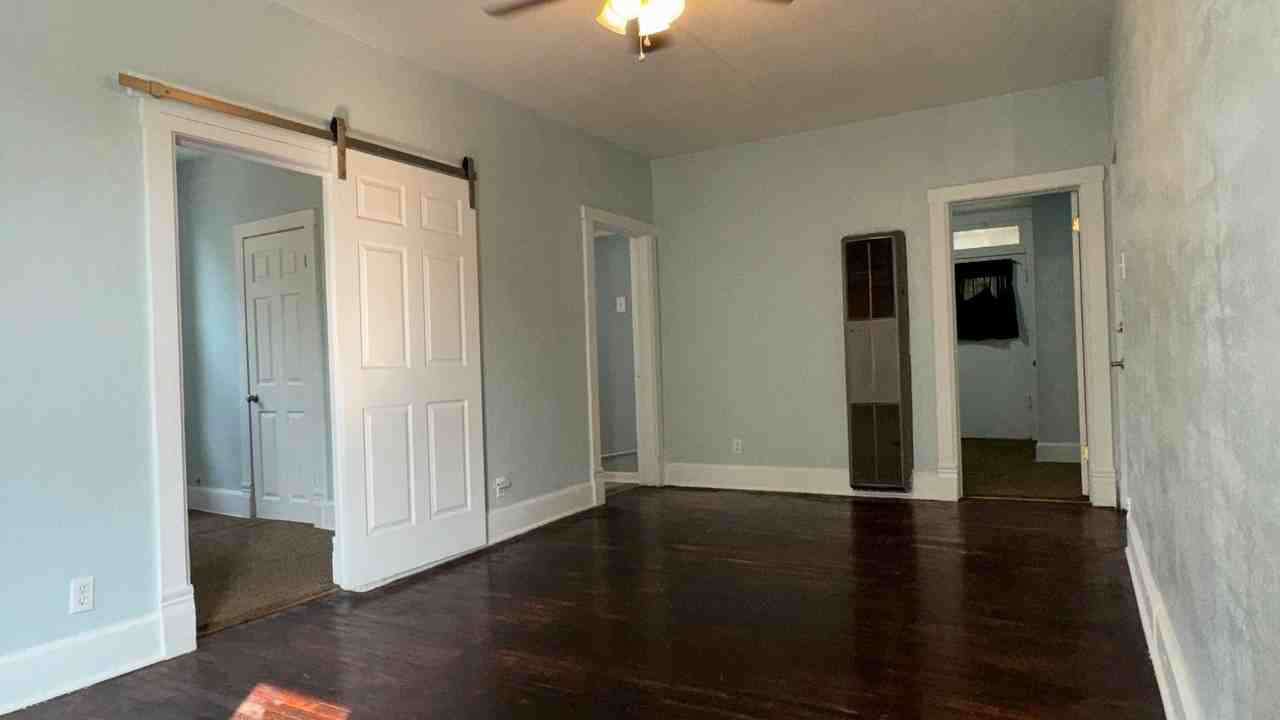 309-311 Colorado Ave - Photo 3 of 10