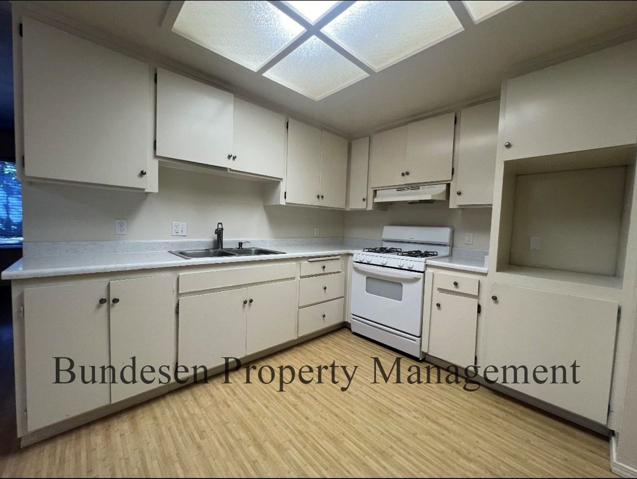 1895 Stony Point Rd - Photo 2 of 23