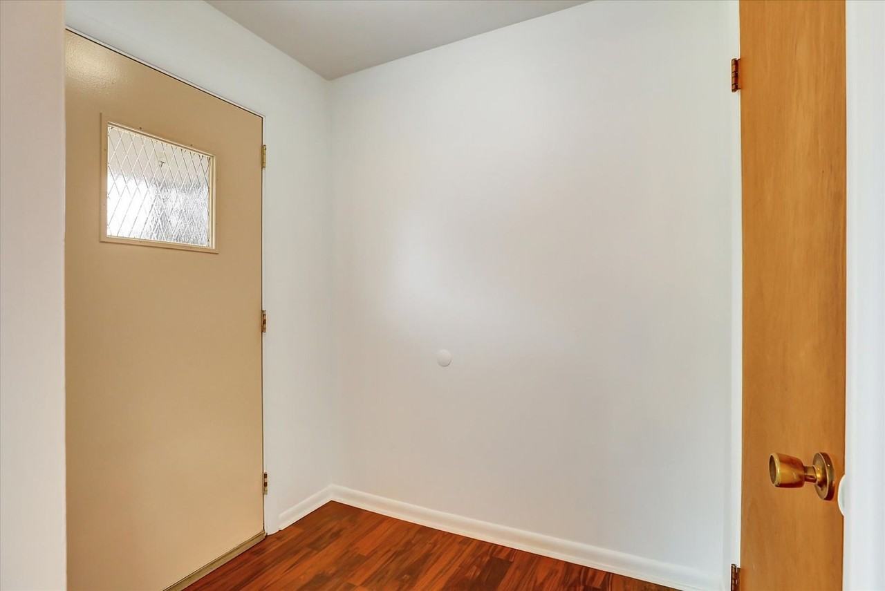 15 Stephen Rd - Photo 4 of 33