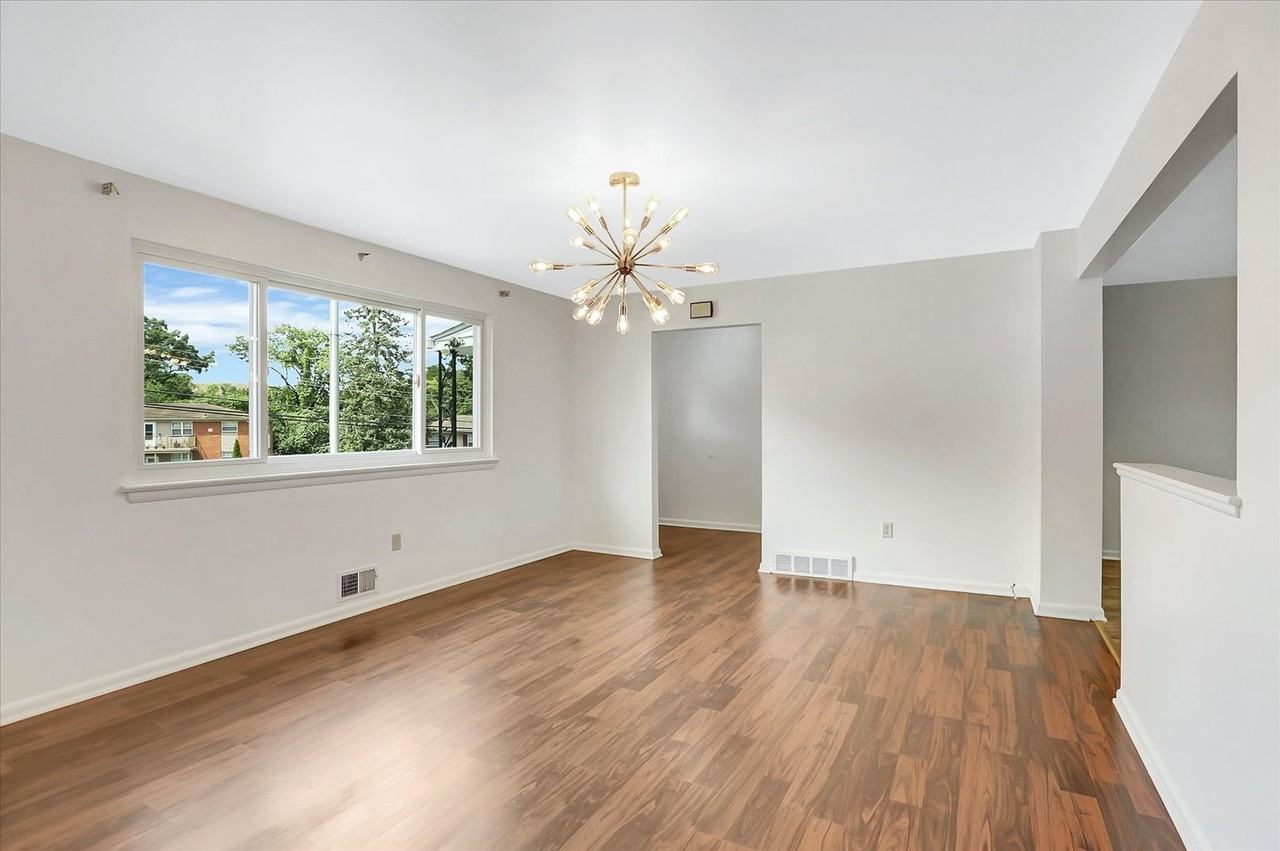 15 Stephen Rd - Photo 6 of 33