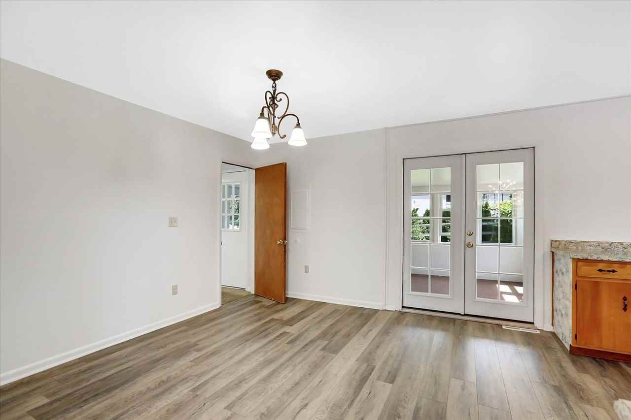 15 Stephen Rd - Photo 7 of 33