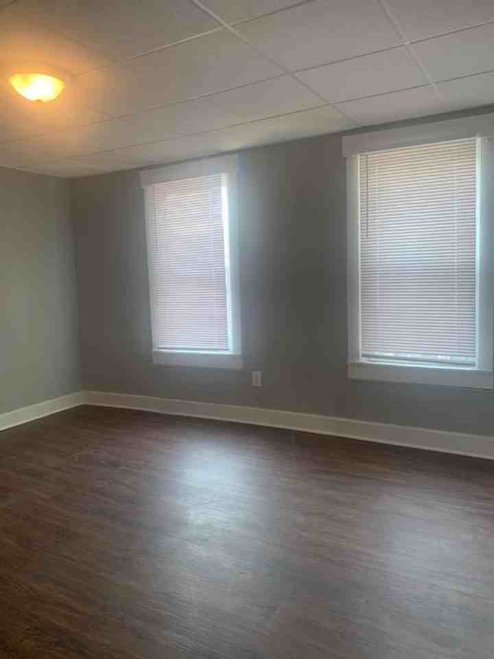 207 E Third - Photo 3 of 6