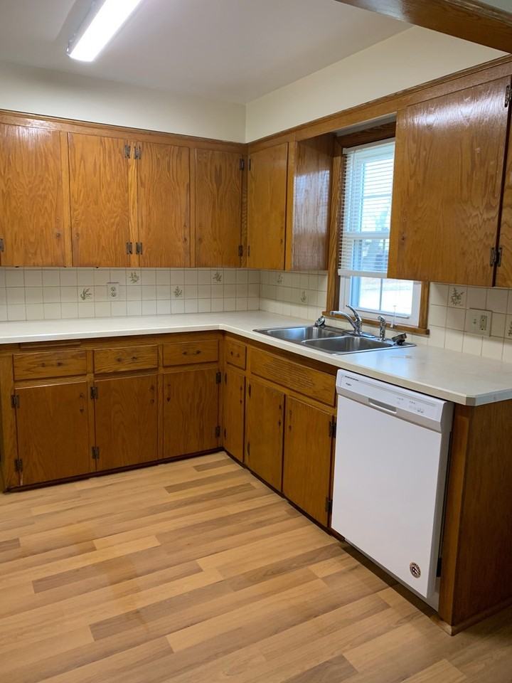 3940 Elmwood Ave - Photo 2 of 12