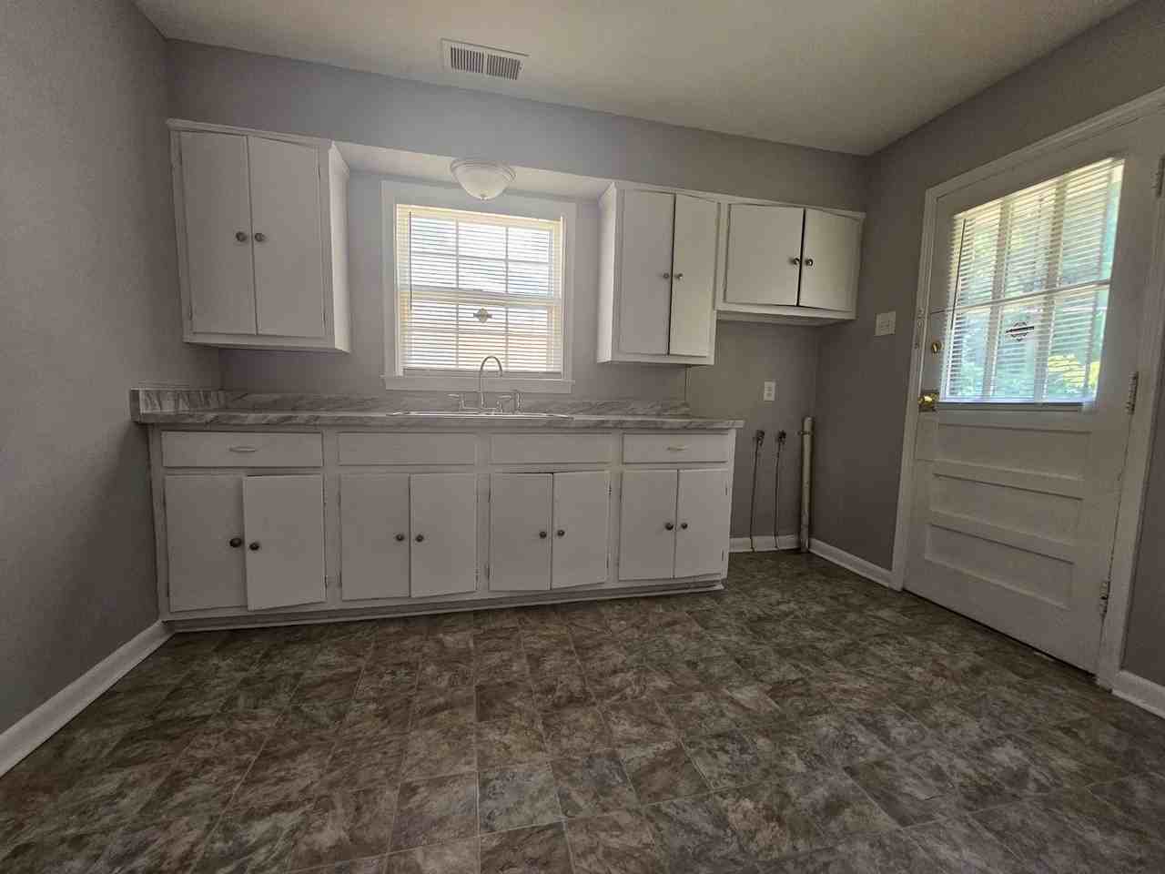 3181 Radford Rd - Photo 3 of 6