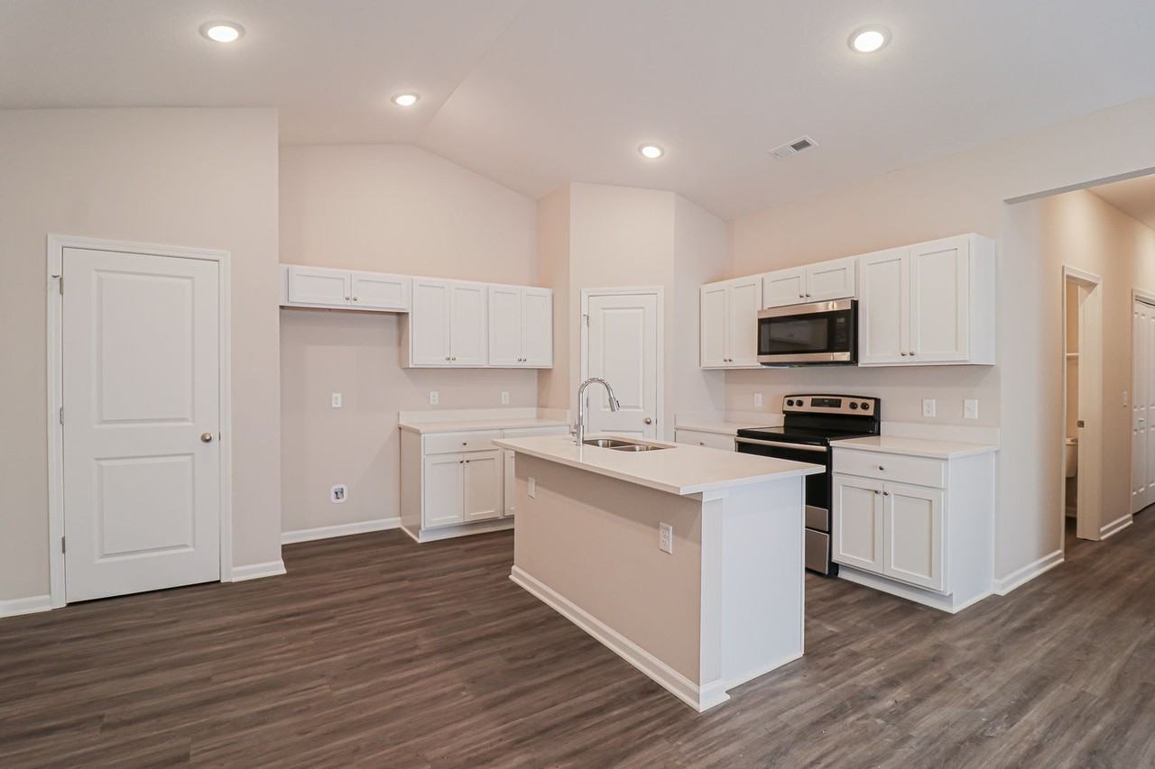 2336 E Cheyenne Ct - Photo 2 of 26