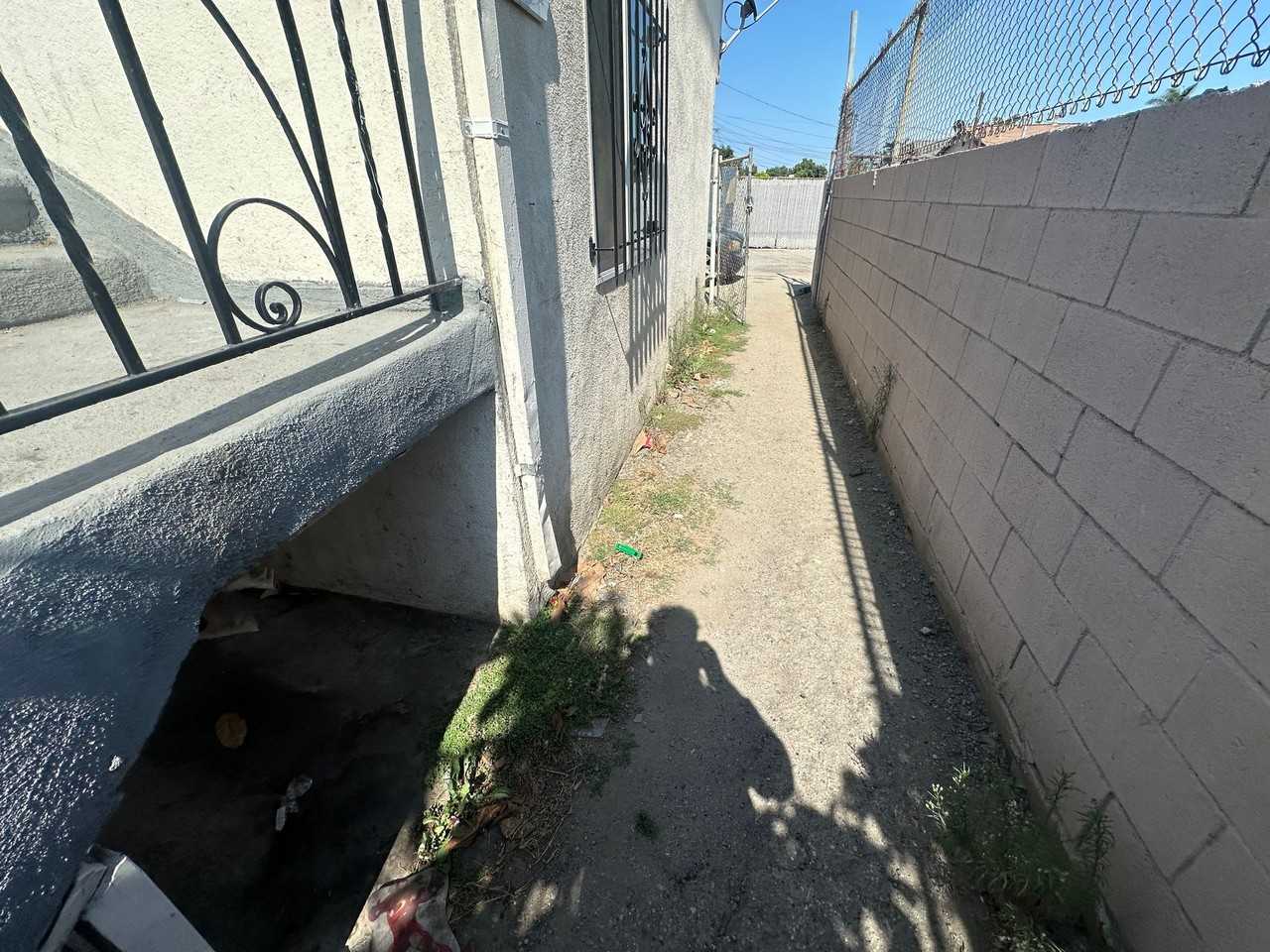 8910 S Avalon Blvd - Photo 2 of 5