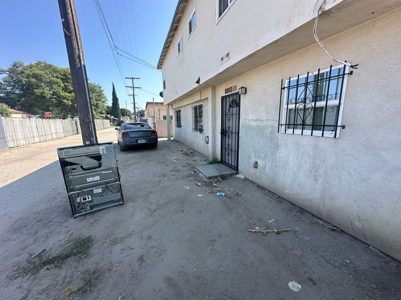 8910 S Avalon Blvd - Photo 3 of 5