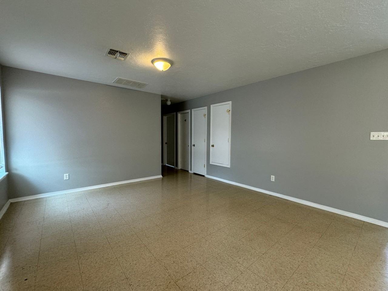 1817 Sw Jefferson Ave - Photo 2 of 9