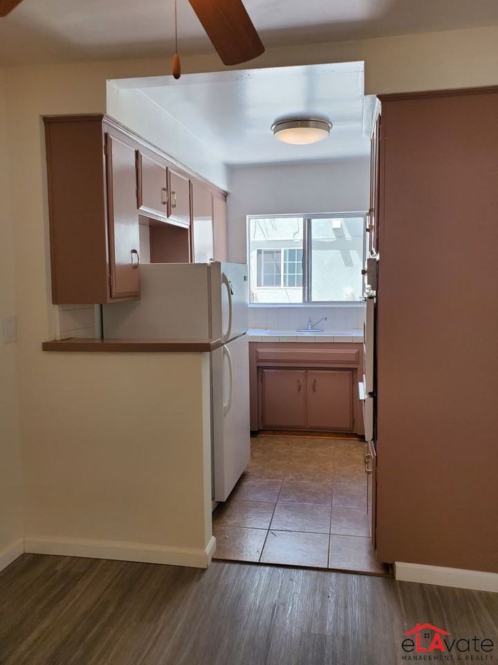 1005 N Curson Ave. - Photo 3 of 21
