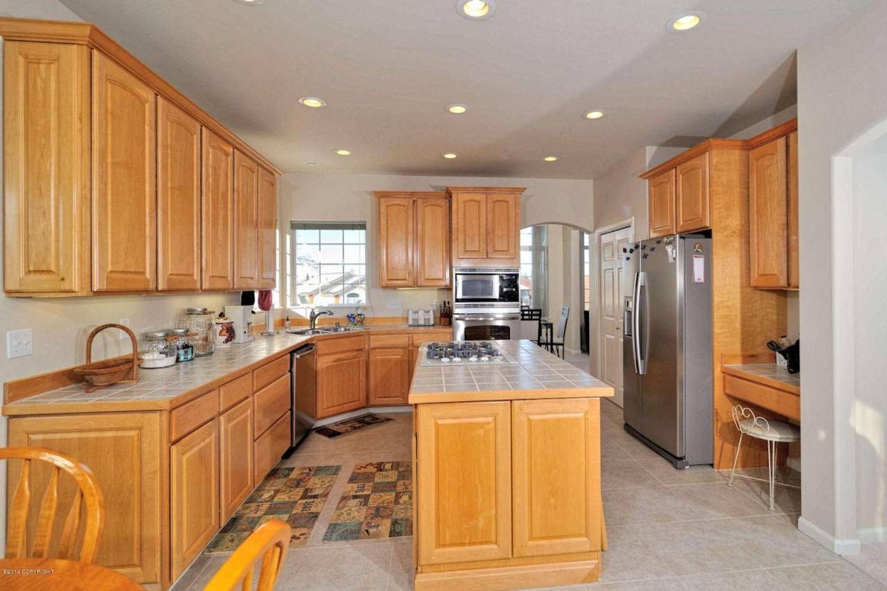 15600 Bridgeview Dr - Photo 3 of 15