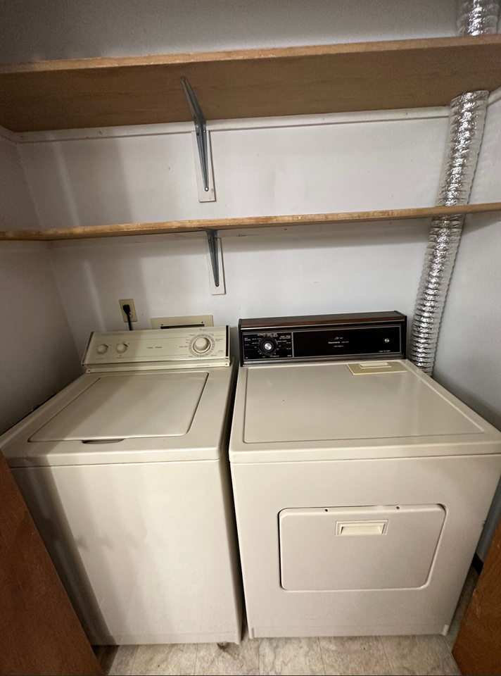 1405 3rd Avenue NE - Photo 3 of 11