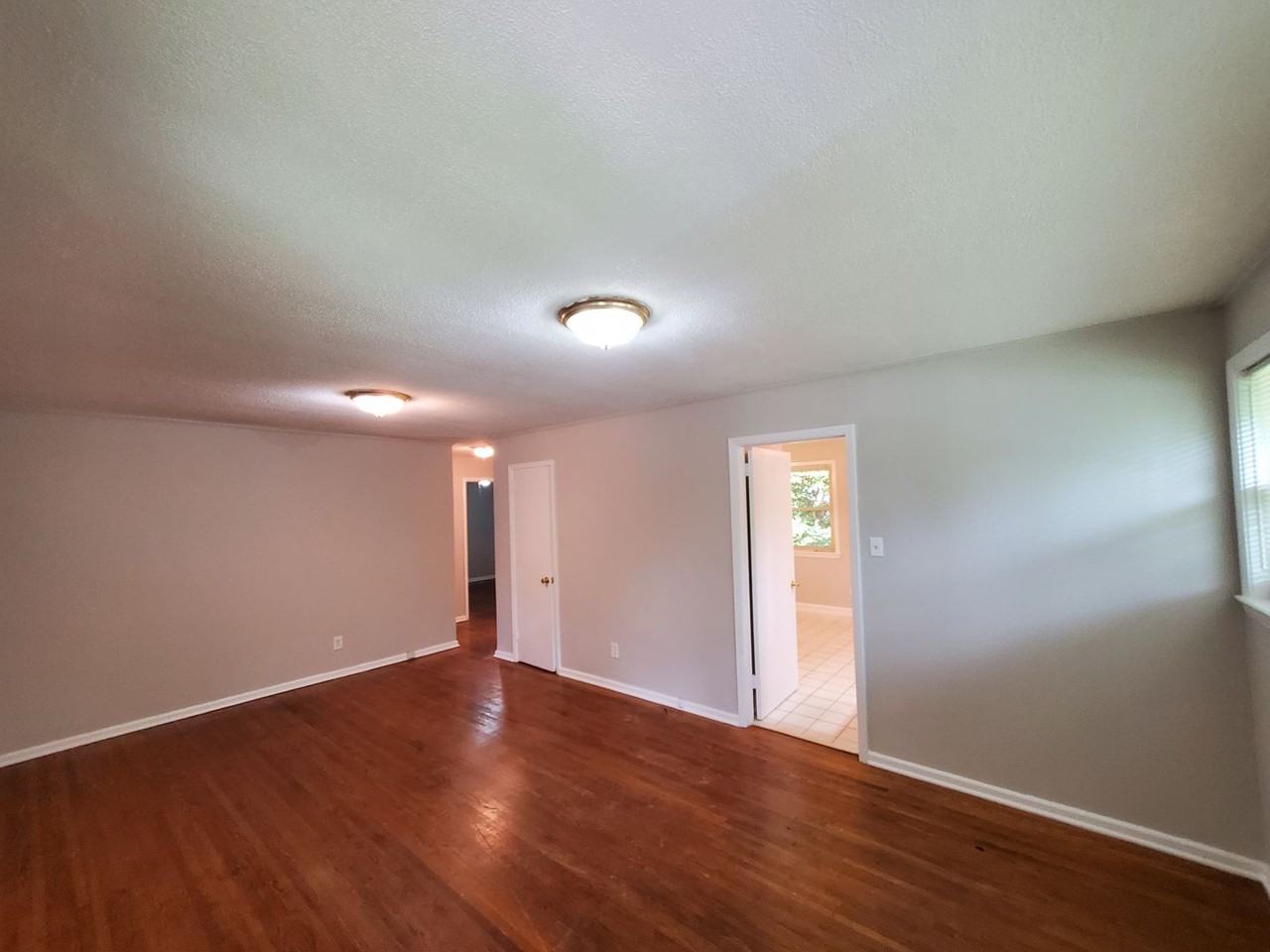 1442 Academy St - Photo 2 of 21