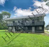 featured image of 1028 S Center St