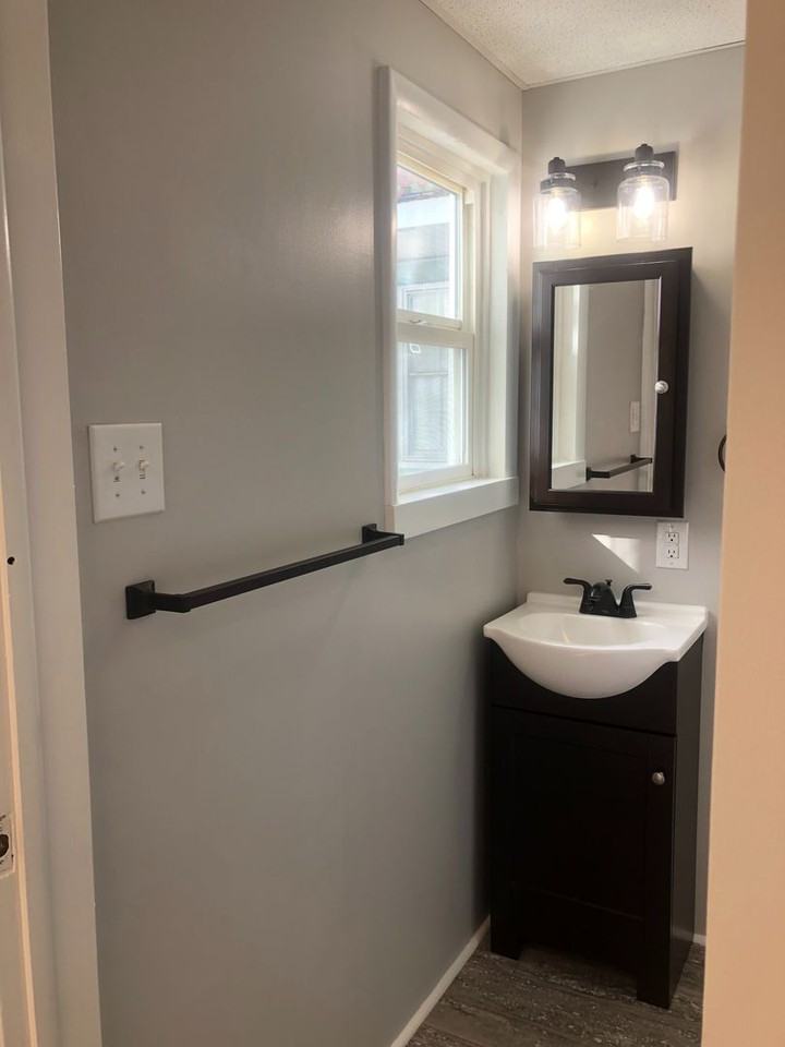 684 E Philadelphia St - Photo 7 of 9