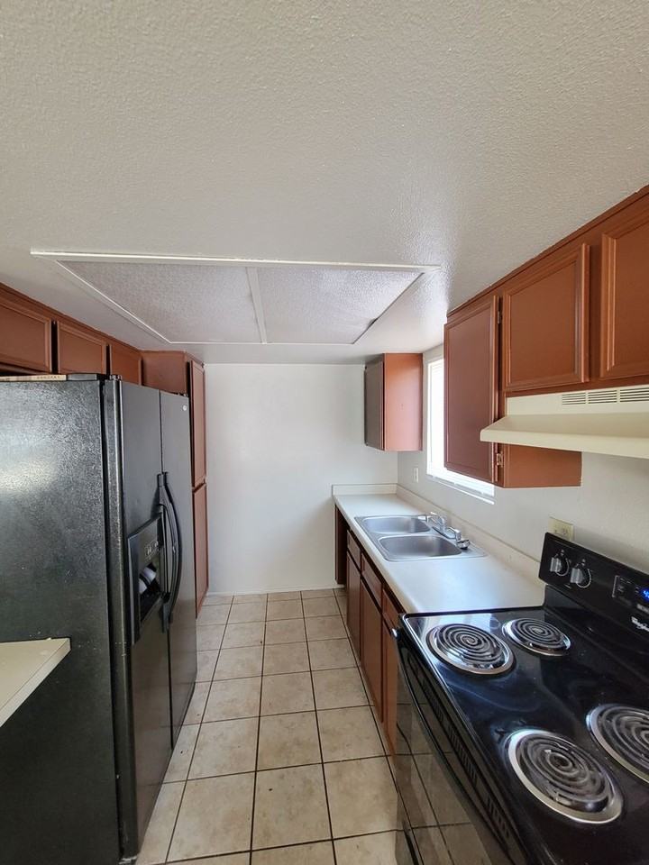 1725 Olive Rd - Photo 2 of 7