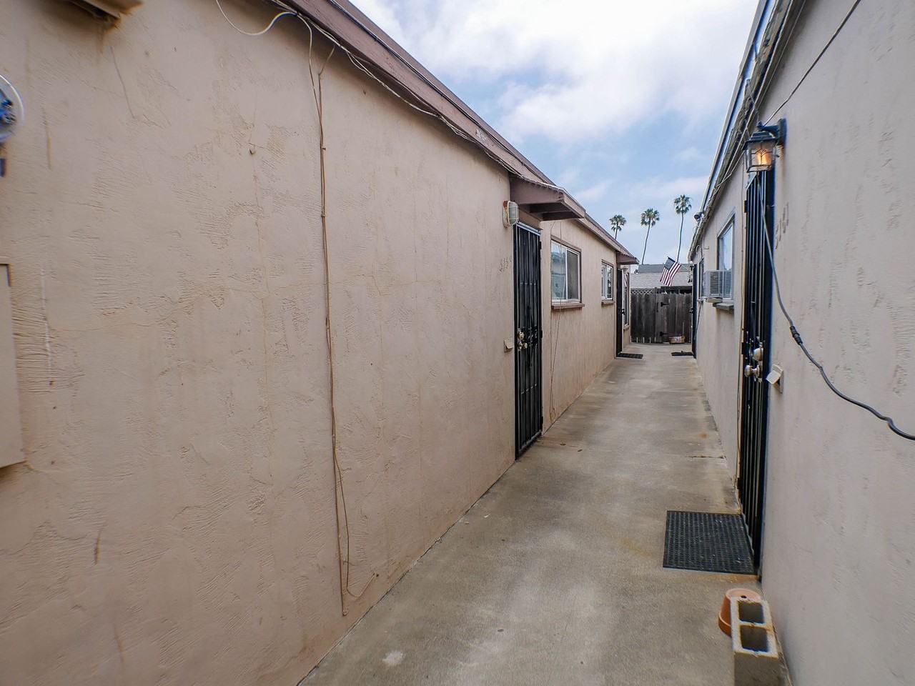 5159-5159 1/2 W. Point Loma Blvd. - Photo 2 of 20