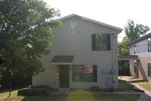 featured image of 938 N Oakland Ave