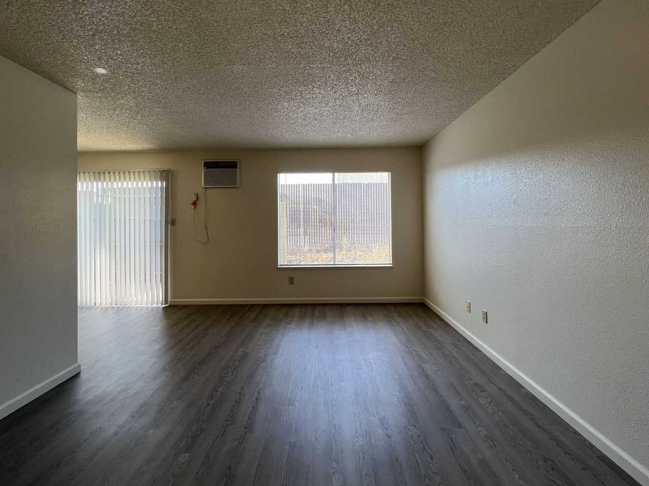 2440 Cochran Road - Photo 3 of 20