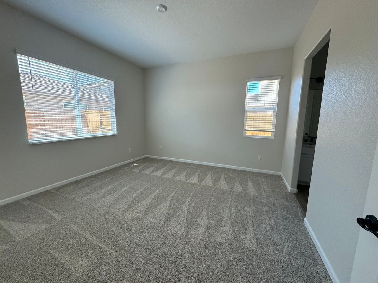 8260 Honor Ct - Photo 7 of 13