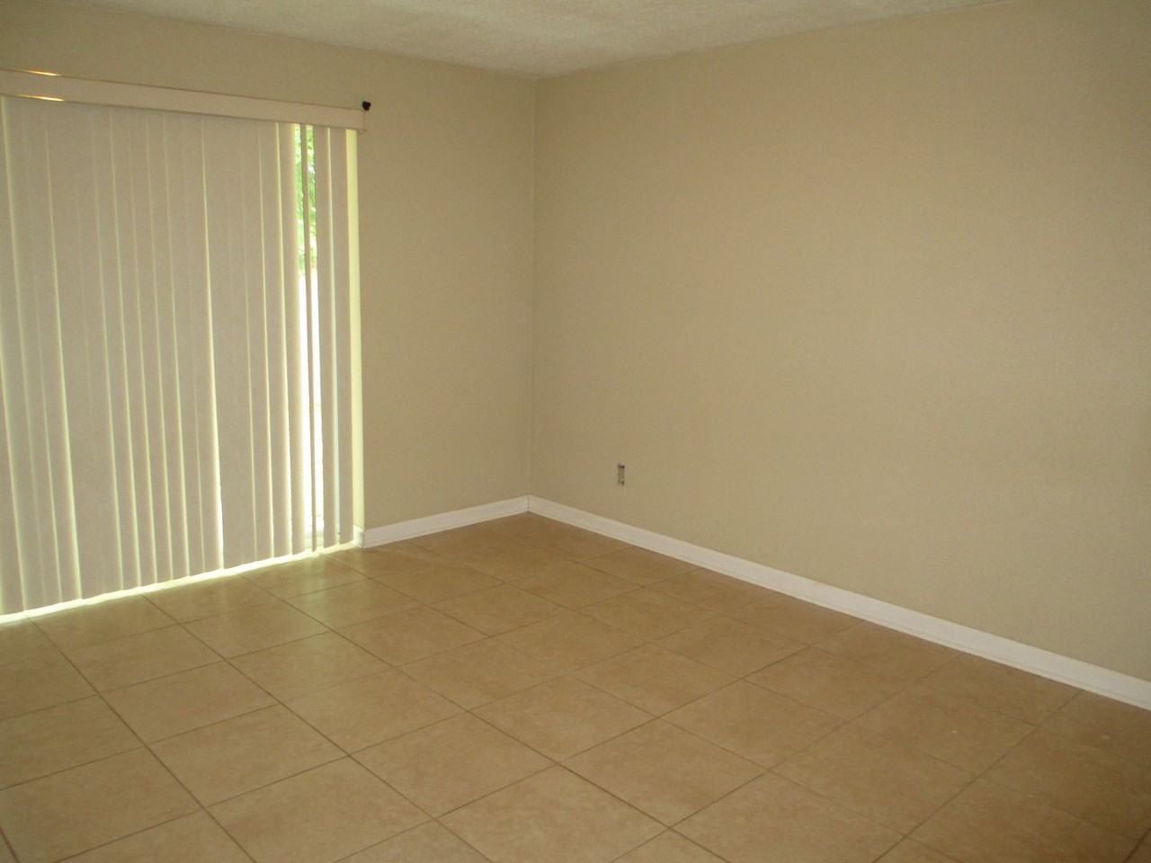 308 W 26th St - Photo 2 of 28