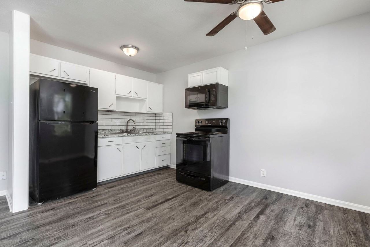 2902 Noe Court - Photo 3 of 21